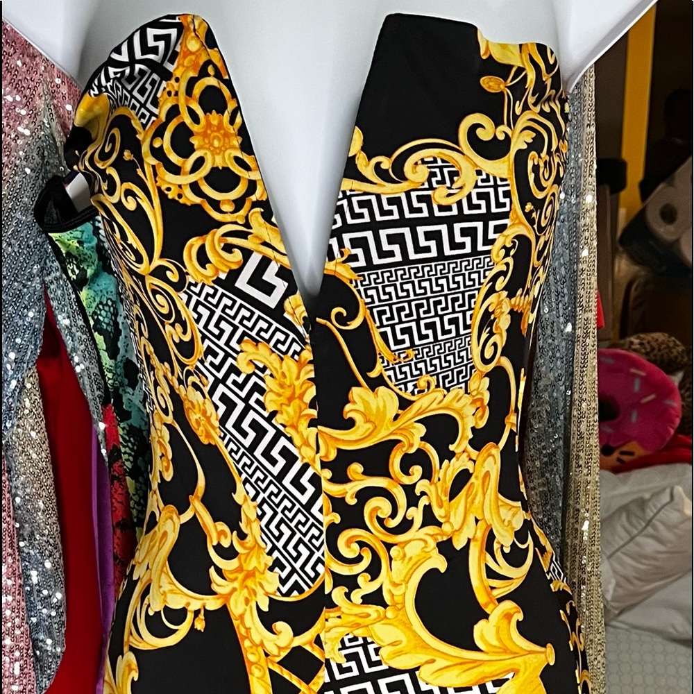 Only worn  has a little rip but like brand new Have a close-up picture